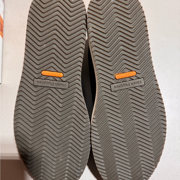 Black hush puppies tennis shoes - Picture 6 of 7